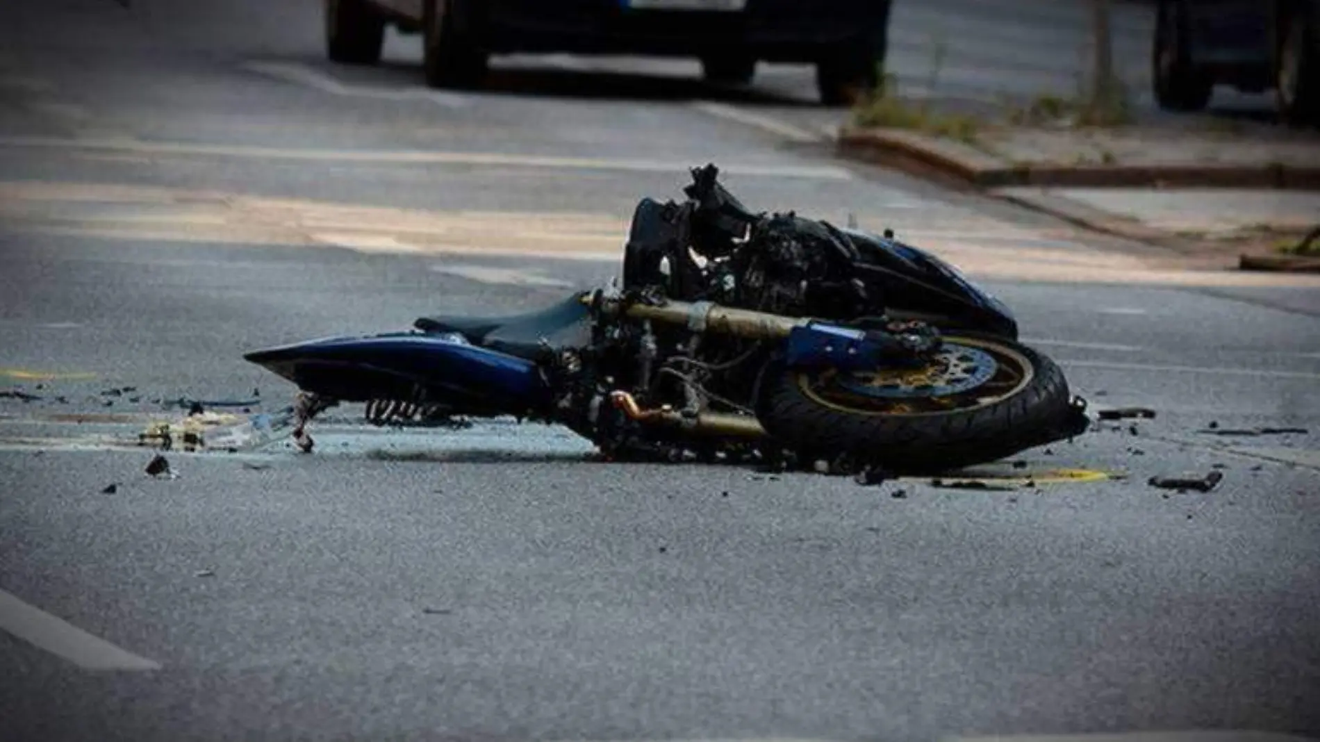 Accidente de motocicleta deja a menor de 13 años grave en Saltillo